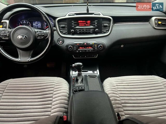 Киа Соренто 2015 в Гайсине на Automoto.ua Черный Киа Соренто, объемом двигателя 2.2 л и пробегом 204 тыс. км за 24199 $, фото 15 на Automoto.ua