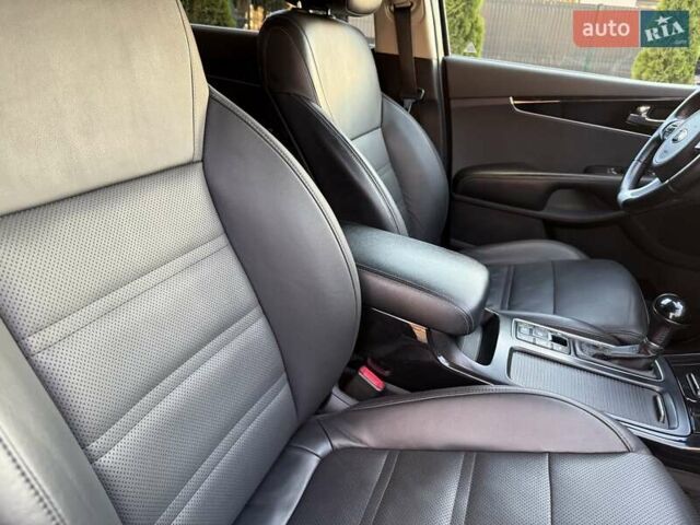 Чорний Кіа Соренто, об'ємом двигуна 2.2 л та пробігом 248 тис. км за 21500 $, фото 24 на Automoto.ua