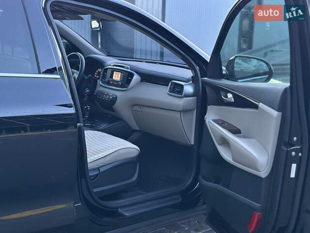 Черный Киа Соренто, объемом двигателя 2.36 л и пробегом 187 тыс. км за 12250 $, фото 106 на Automoto.ua