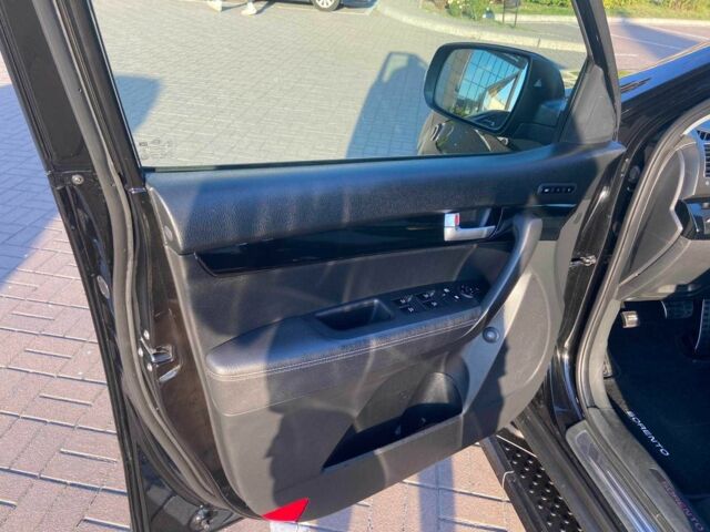 Черный Киа Соренто, объемом двигателя 2.2 л и пробегом 176 тыс. км за 18900 $, фото 18 на Automoto.ua