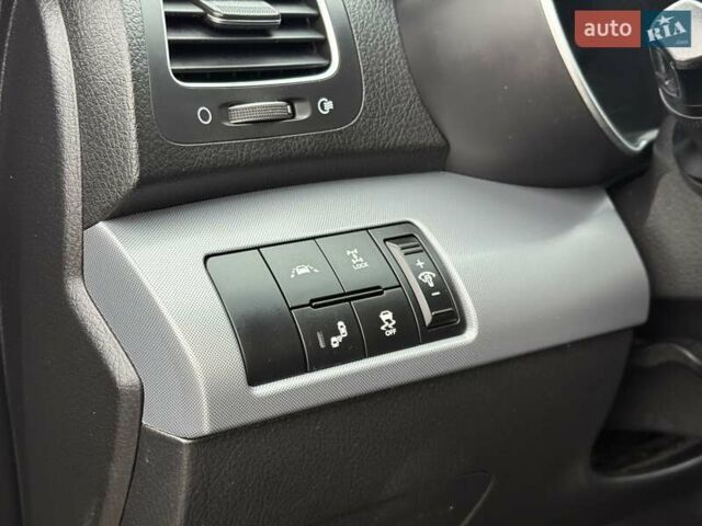 Черный Киа Соренто, объемом двигателя 2.2 л и пробегом 190 тыс. км за 17000 $, фото 30 на Automoto.ua