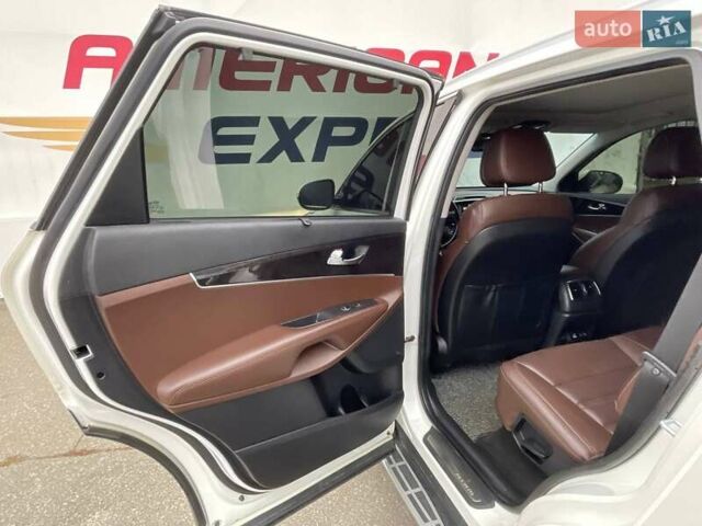 Киа Соренто 2015 в Киеве на Automoto.ua Черный Киа Соренто, объемом двигателя 2.2 л и пробегом 128 тыс. км за 19900 $, фото 18 на Automoto.ua