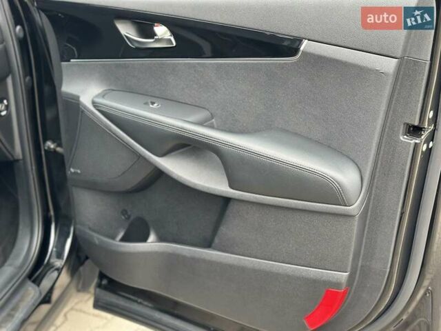 Черный Киа Соренто, объемом двигателя 2.2 л и пробегом 210 тыс. км за 22500 $, фото 58 на Automoto.ua