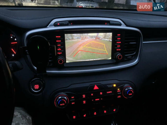 Чорний Кіа Соренто, об'ємом двигуна 2 л та пробігом 170 тис. км за 15500 $, фото 16 на Automoto.ua