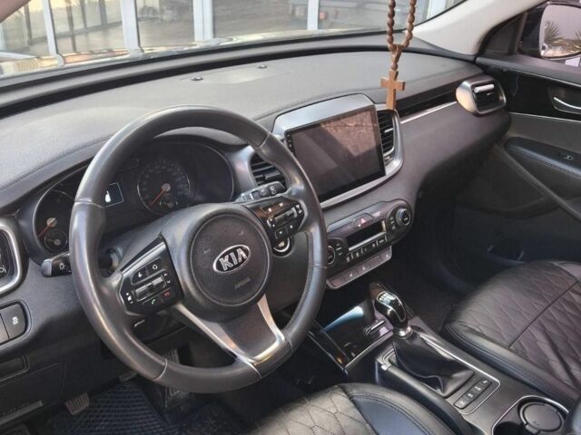 Чорний Кіа Соренто, об'ємом двигуна 2.5 л та пробігом 194 тис. км за 16800 $, фото 6 на Automoto.ua