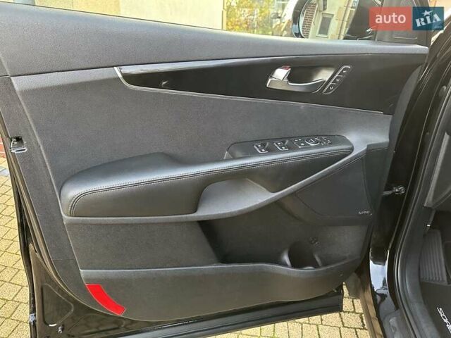 Черный Киа Соренто, объемом двигателя 2.2 л и пробегом 120 тыс. км за 20444 $, фото 91 на Automoto.ua