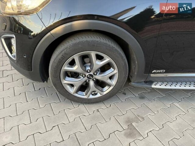 Чорний Кіа Соренто, об'ємом двигуна 2.2 л та пробігом 248 тис. км за 21500 $, фото 12 на Automoto.ua