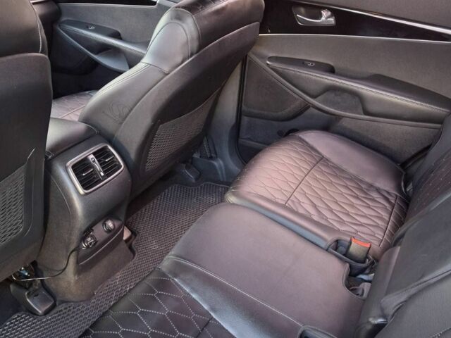 Чорний Кіа Соренто, об'ємом двигуна 2.5 л та пробігом 194 тис. км за 16800 $, фото 9 на Automoto.ua