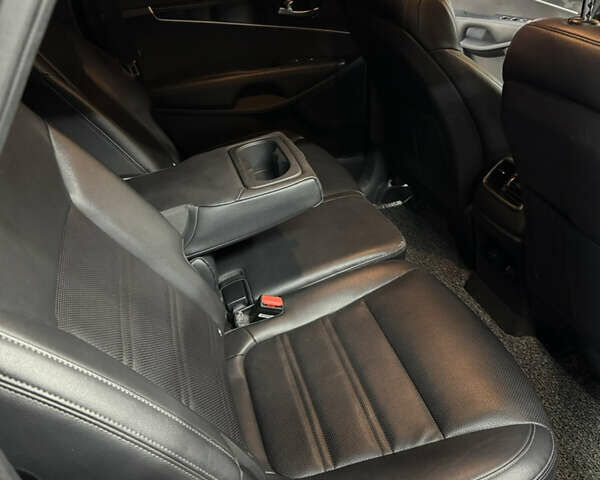 Черный Киа Соренто, объемом двигателя 2 л и пробегом 130 тыс. км за 19500 $, фото 22 на Automoto.ua