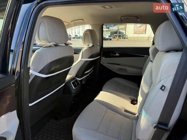 Черный Киа Соренто, объемом двигателя 2.4 л и пробегом 174 тыс. км за 14000 $, фото 7 на Automoto.ua