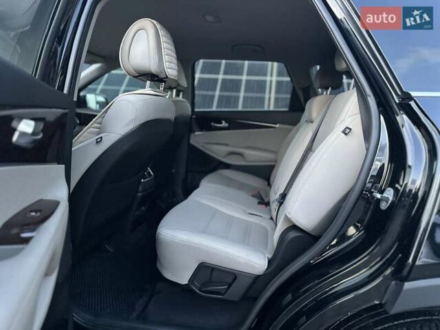 Чорний Кіа Соренто, об'ємом двигуна 2.36 л та пробігом 178 тис. км за 11950 $, фото 1 на Automoto.ua