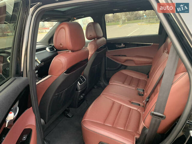 Чорний Кіа Соренто, об'ємом двигуна 2 л та пробігом 170 тис. км за 15500 $, фото 8 на Automoto.ua