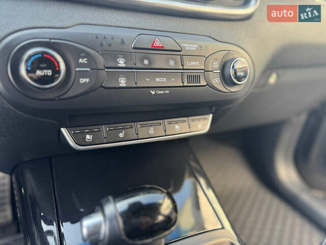 Черный Киа Соренто, объемом двигателя 2.2 л и пробегом 228 тыс. км за 23950 $, фото 47 на Automoto.ua