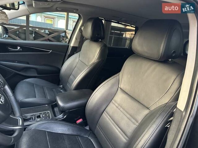 Черный Киа Соренто, объемом двигателя 2.2 л и пробегом 120 тыс. км за 20444 $, фото 100 на Automoto.ua