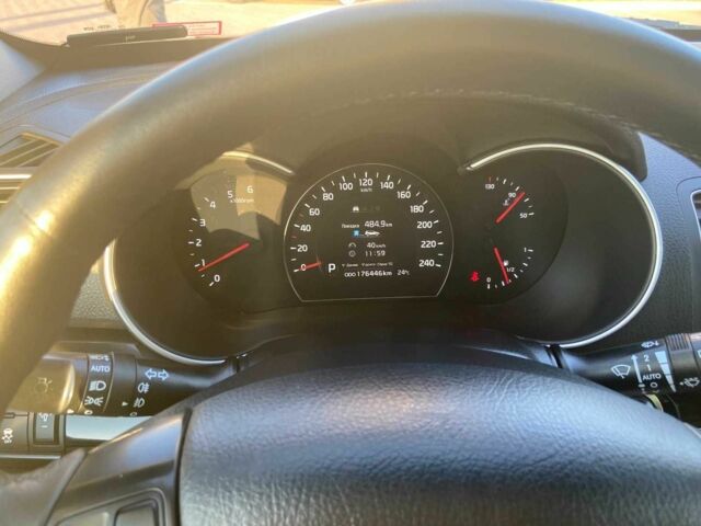 Черный Киа Соренто, объемом двигателя 2.2 л и пробегом 176 тыс. км за 18900 $, фото 12 на Automoto.ua