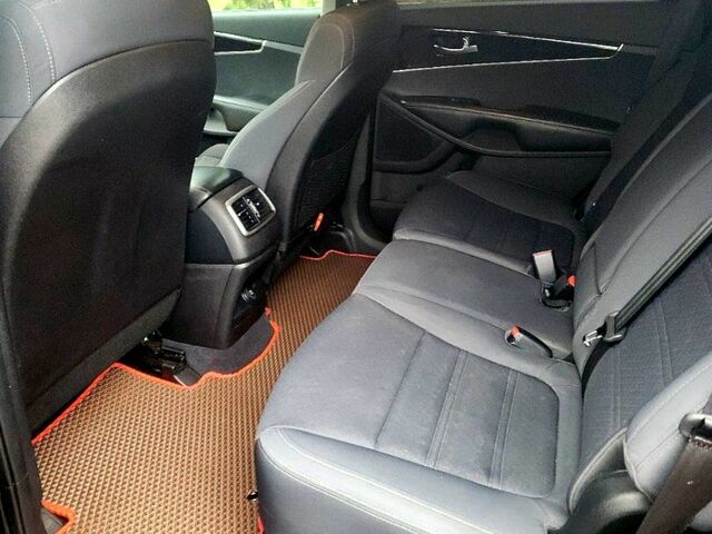 Черный Киа Соренто, объемом двигателя 2.4 л и пробегом 156 тыс. км за 15800 $, фото 9 на Automoto.ua