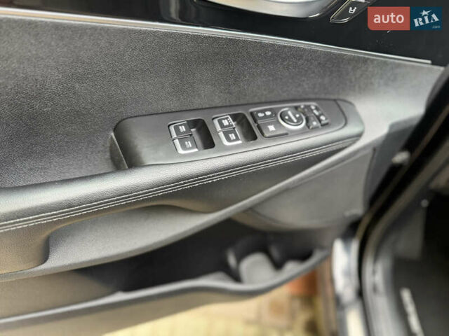 Черный Киа Соренто, объемом двигателя 2.2 л и пробегом 193 тыс. км за 22000 $, фото 25 на Automoto.ua