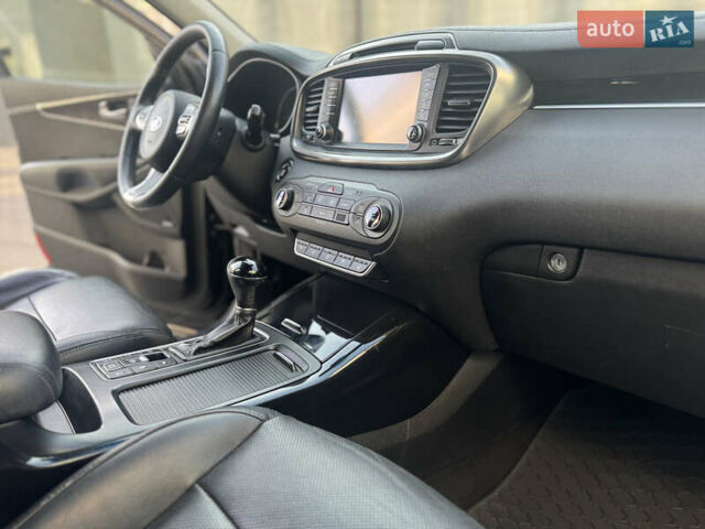 Черный Киа Соренто, объемом двигателя 2.2 л и пробегом 228 тыс. км за 23950 $, фото 43 на Automoto.ua