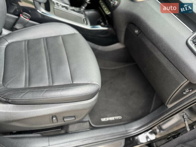 Черный Киа Соренто, объемом двигателя 2.2 л и пробегом 193 тыс. км за 22200 $, фото 30 на Automoto.ua