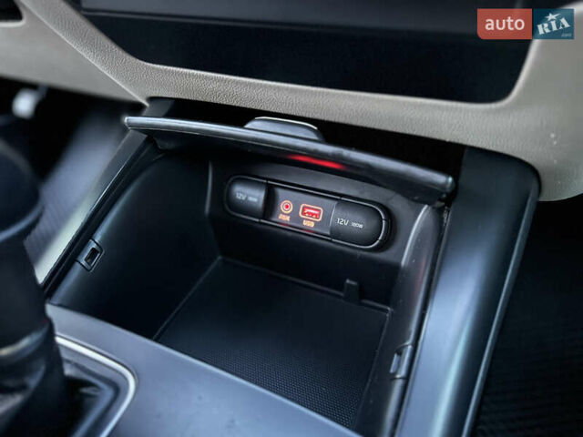 Черный Киа Соренто, объемом двигателя 2.36 л и пробегом 187 тыс. км за 12250 $, фото 65 на Automoto.ua