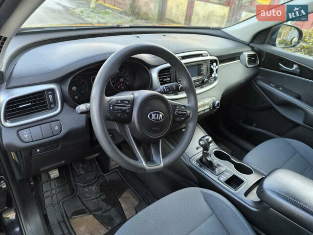 Черный Киа Соренто, объемом двигателя 2.36 л и пробегом 163 тыс. км за 13800 $, фото 8 на Automoto.ua