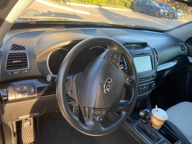 Черный Киа Соренто, объемом двигателя 2.2 л и пробегом 176 тыс. км за 18900 $, фото 7 на Automoto.ua