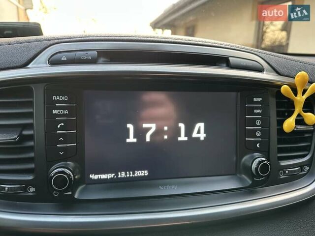 Черный Киа Соренто, объемом двигателя 2.2 л и пробегом 120 тыс. км за 20444 $, фото 116 на Automoto.ua