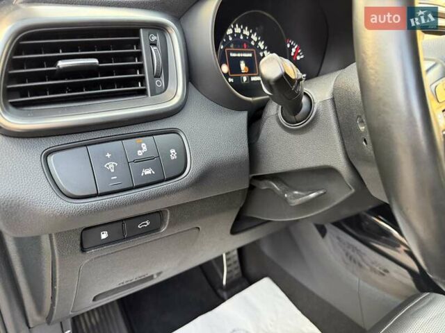 Черный Киа Соренто, объемом двигателя 2.2 л и пробегом 248 тыс. км за 21500 $, фото 49 на Automoto.ua