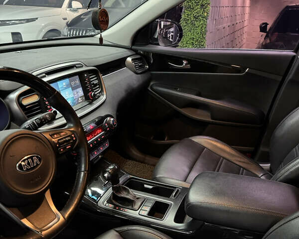 Черный Киа Соренто, объемом двигателя 2.2 л и пробегом 130 тыс. км за 21500 $, фото 16 на Automoto.ua