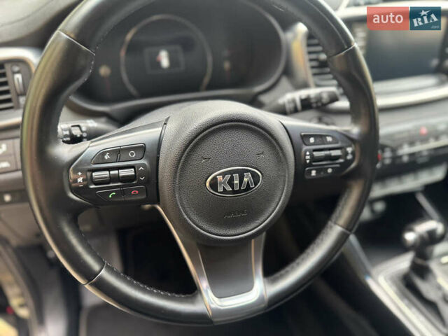 Черный Киа Соренто, объемом двигателя 2.2 л и пробегом 193 тыс. км за 22200 $, фото 23 на Automoto.ua