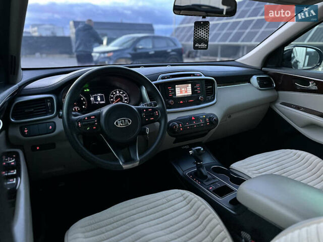 Черный Киа Соренто, объемом двигателя 2.36 л и пробегом 187 тыс. км за 12250 $, фото 80 на Automoto.ua