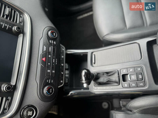 Черный Киа Соренто, объемом двигателя 2.2 л и пробегом 193 тыс. км за 22000 $, фото 27 на Automoto.ua