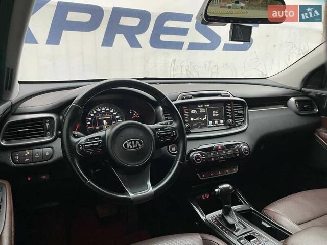 Киа Соренто 2015 в Киеве на Automoto.ua Черный Киа Соренто, объемом двигателя 2.2 л и пробегом 128 тыс. км за 19900 $, фото 7 на Automoto.ua