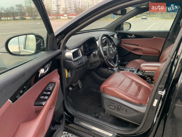 Чорний Кіа Соренто, об'ємом двигуна 2 л та пробігом 170 тис. км за 15500 $, фото 9 на Automoto.ua