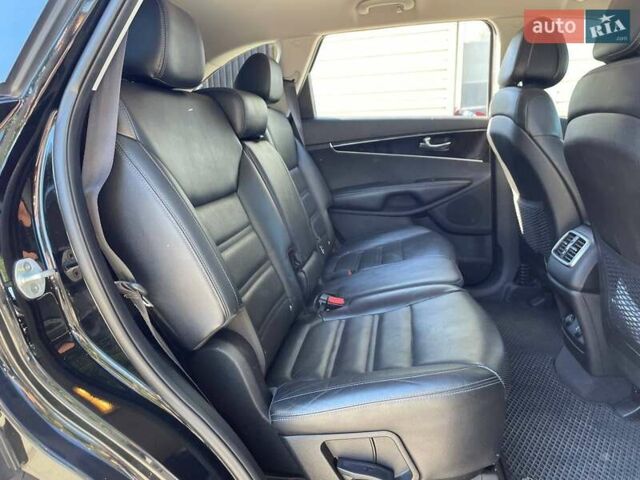 Чорний Кіа Соренто, об'ємом двигуна 2.4 л та пробігом 117 тис. км за 18490 $, фото 12 на Automoto.ua