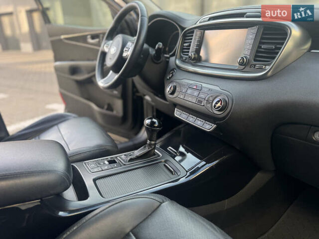 Черный Киа Соренто, объемом двигателя 2.2 л и пробегом 228 тыс. км за 23950 $, фото 42 на Automoto.ua