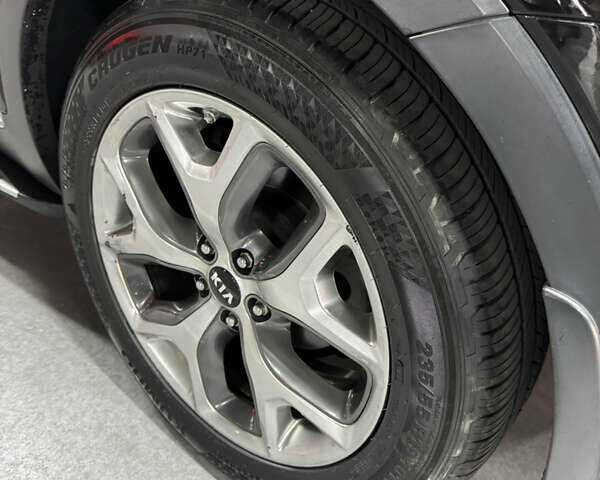 Черный Киа Соренто, объемом двигателя 2 л и пробегом 130 тыс. км за 19500 $, фото 19 на Automoto.ua