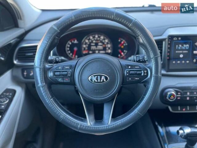 Чорний Кіа Соренто, об'ємом двигуна 3.34 л та пробігом 217 тис. км за 13199 $, фото 26 на Automoto.ua