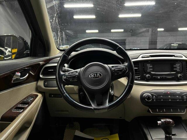 Черный Киа Соренто, объемом двигателя 2.4 л и пробегом 170 тыс. км за 15000 $, фото 11 на Automoto.ua