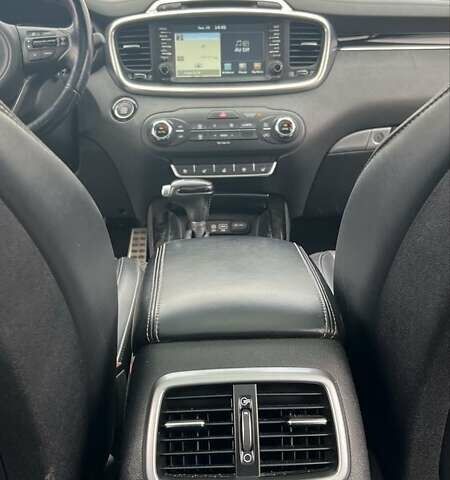 Черный Киа Соренто, объемом двигателя 3.3 л и пробегом 105 тыс. км за 16500 $, фото 12 на Automoto.ua