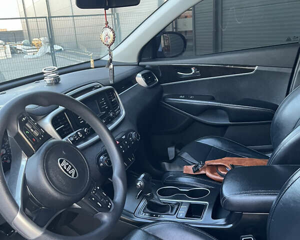 Киа Соренто 2015 в Ивано-Франковске на Automoto.ua Черный Киа Соренто, объемом двигателя 2.36 л и пробегом 100 тыс. км за 15700 $, фото 11 на Automoto.ua