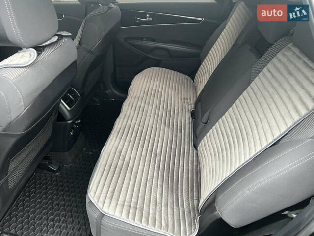 Чорний Кіа Соренто, об'ємом двигуна 2.2 л та пробігом 204 тис. км за 22199 $, фото 15 на Automoto.ua