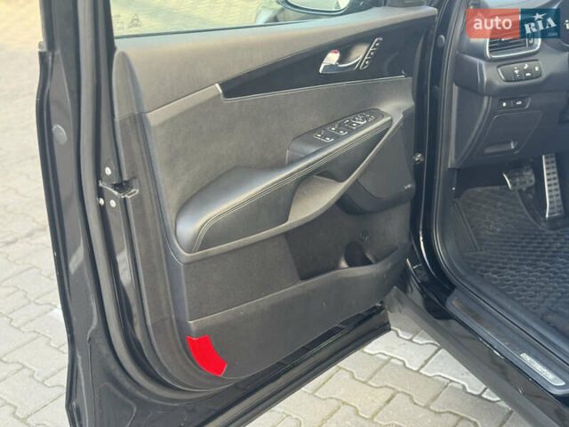 Черный Киа Соренто, объемом двигателя 2.2 л и пробегом 228 тыс. км за 23950 $, фото 36 на Automoto.ua