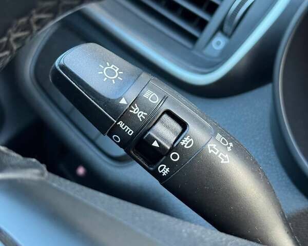 Черный Киа Соренто, объемом двигателя 2.2 л и пробегом 160 тыс. км за 21900 $, фото 26 на Automoto.ua