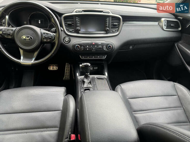 Черный Киа Соренто, объемом двигателя 2.2 л и пробегом 193 тыс. км за 22000 $, фото 21 на Automoto.ua