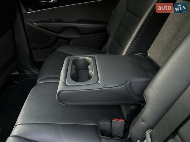 Черный Киа Соренто, объемом двигателя 2.2 л и пробегом 120 тыс. км за 20444 $, фото 154 на Automoto.ua