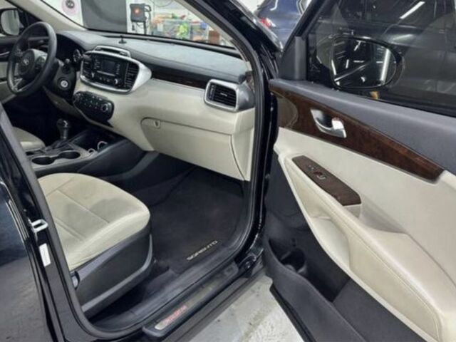 Черный Киа Соренто, объемом двигателя 2.4 л и пробегом 3 тыс. км за 12000 $, фото 2 на Automoto.ua