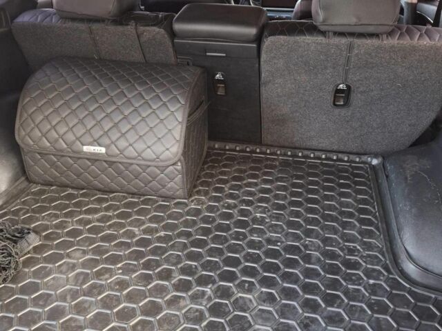 Чорний Кіа Соренто, об'ємом двигуна 2.5 л та пробігом 194 тис. км за 16800 $, фото 8 на Automoto.ua