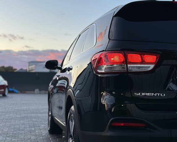 Черный Киа Соренто, объемом двигателя 2.36 л и пробегом 187 тыс. км за 12250 $, фото 27 на Automoto.ua