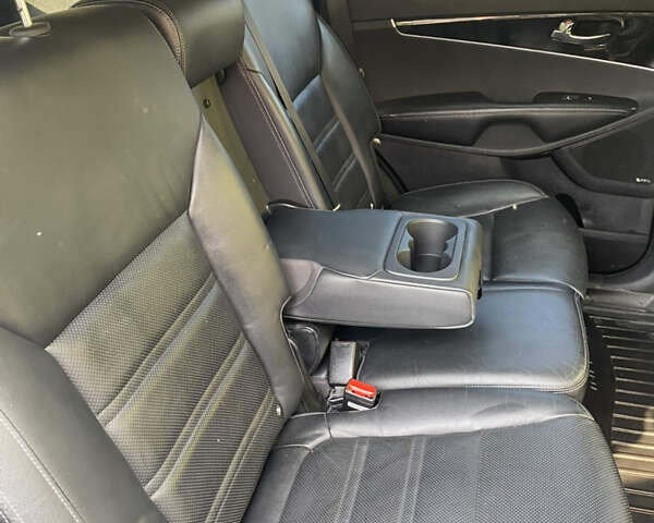 Чорний Кіа Соренто, об'ємом двигуна 2.2 л та пробігом 177 тис. км за 22700 $, фото 23 на Automoto.ua